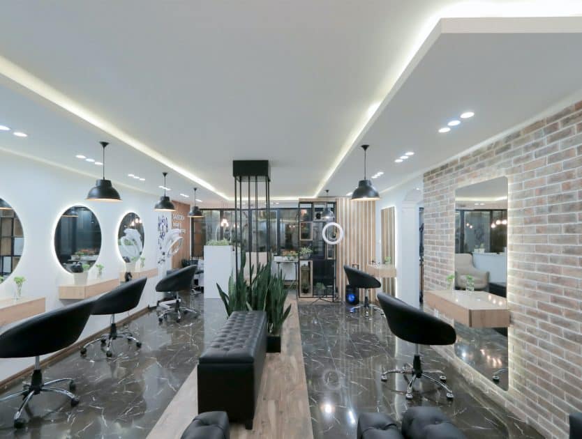 Jak dbać o higienę w salonie kosmetycznym?