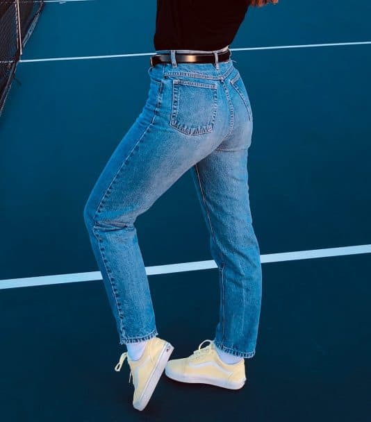 Jak dobrać model jeansów do sylwetki?