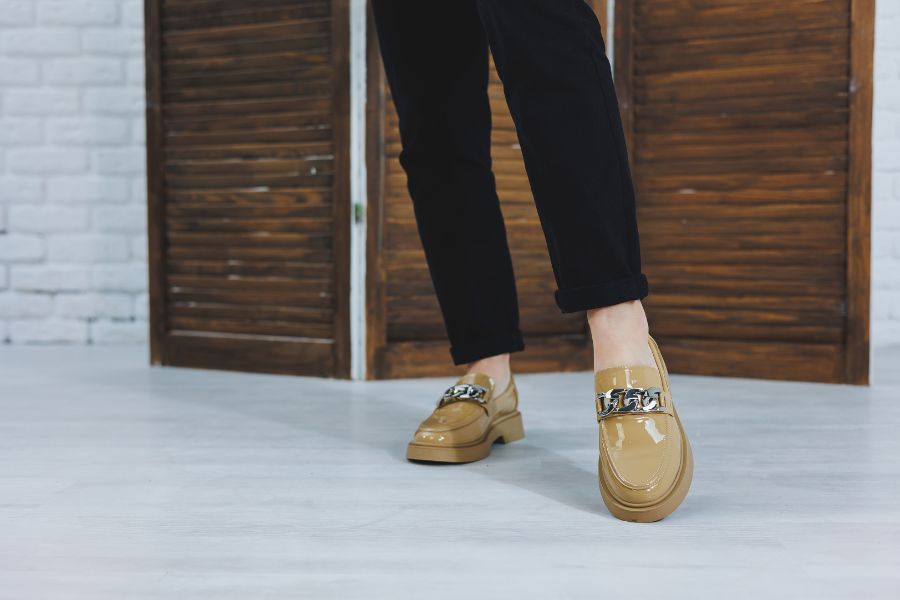 Loafersy damskie: Wszechstronny must-have w modzie damskiej